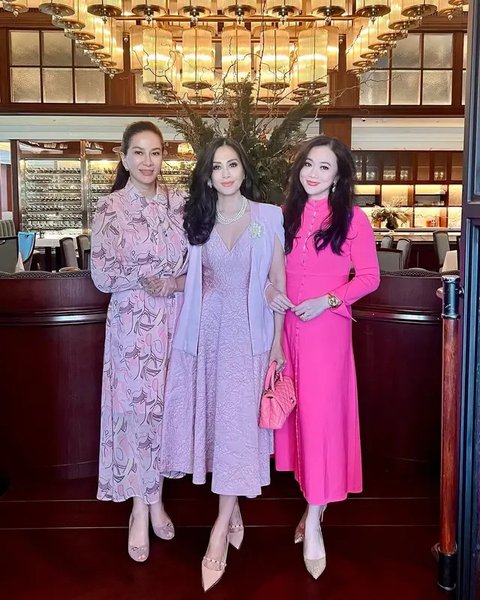 Model Dress Panjang Diah Permatasari (instagram.com/dps_diahpermatasari)