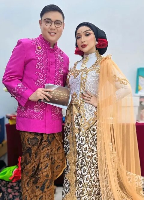 Model Kebaya dan Hijab Sanggul Roro Fitria/Instagram/@richardricardoo