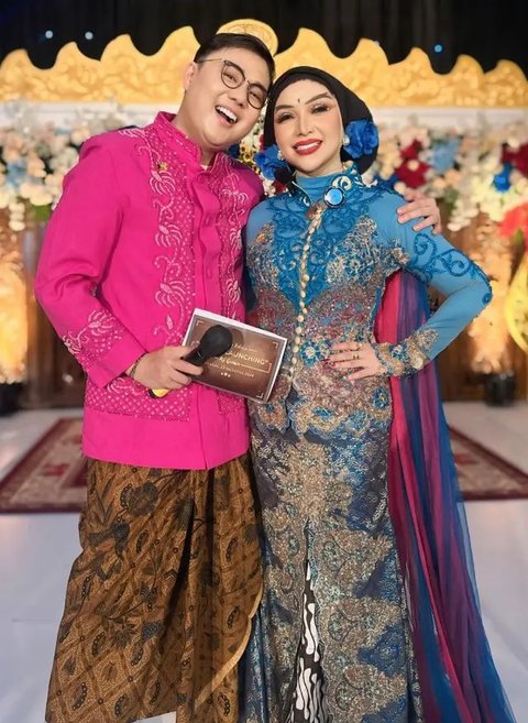 Model Kebaya dan Hijab Sanggul Roro Fitria/Instagram/@richardricardoo