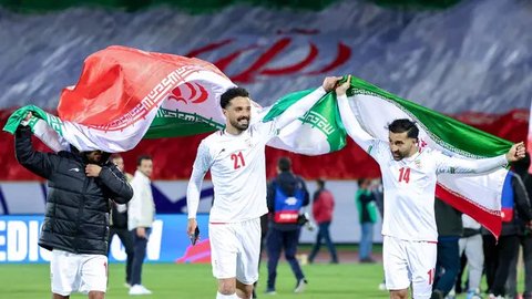 Iran menyusul Jepang untuk tampil di pesta akbar sepakbola tersebut. Iran mendapatkan tiket lolos itu setelah berimbang 2-2 kontra Uzbekistan di Azadi Stadium, Selasa (25/3/2025) malam WIB