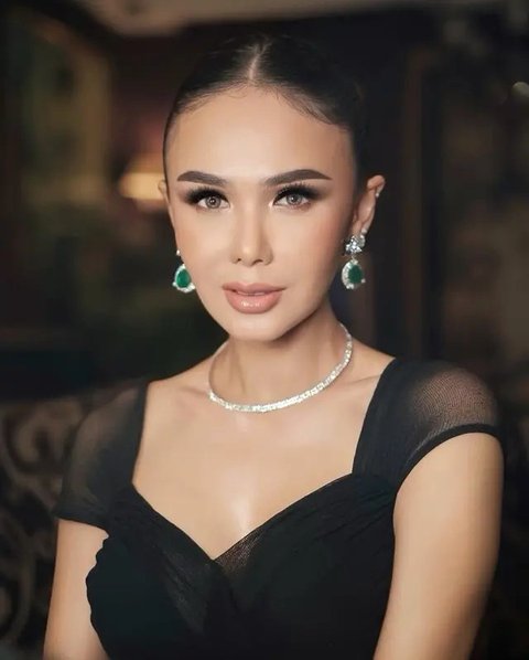 Model Anting Permata Hijau (instagram.com/yunishara36)