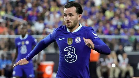 Ben Chilwell. Bek kiri Inggris berusia 25 tahun yang kini menjalani musim ke-3 bersama Chelsea ini didatangkan dari Leicester City pada awal musim 2020/2021 dengan nilai transfer 50,2 juta