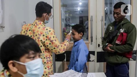 Tercatat, ada 585 anak mendaftar untuk mengikuti Sunat Massal se-DKI Jakarta yang digelar di 17 RSUD DKI Jakarta. (Liputan6.com/Herman Zakharia)