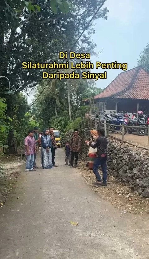 Potret Tantri Kotak Kondangan di Kampungvia Instagram @tantrisyalindri