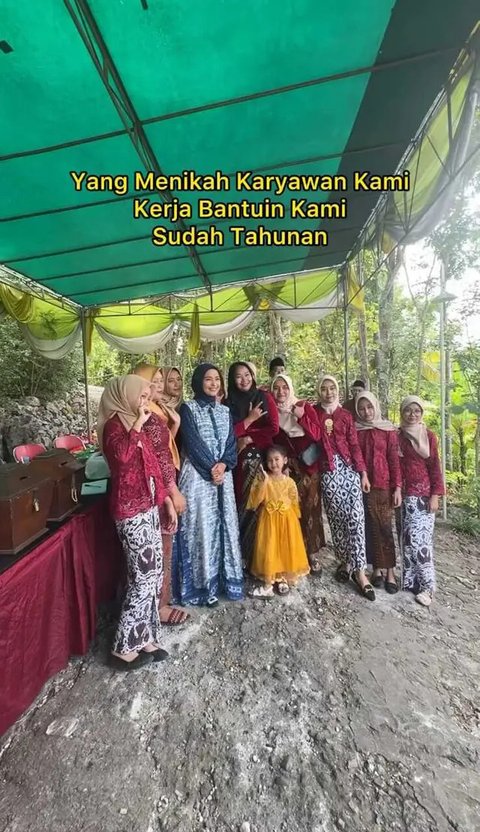 Potret Tantri Kotak Kondangan di Kampungvia Instagram @tantrisyalindri