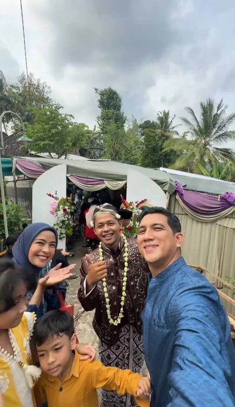 Potret Tantri Kotak Kondangan di Kampungvia Instagram @tantrisyalindri