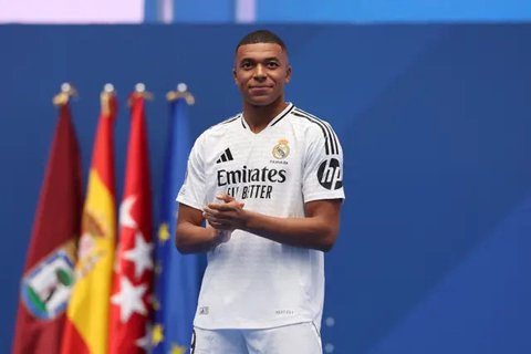 Mbappe didapatkan Madrid setelah kontrak bersama Paris Saint Germain habis. (Pierre-Philippe MARCOU / AFP)
