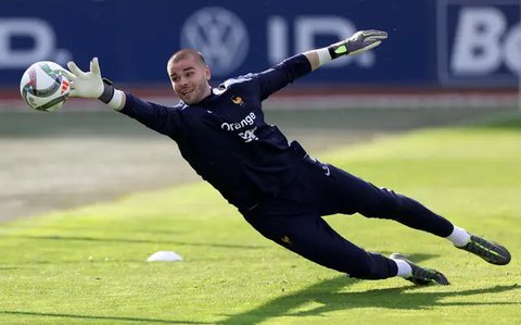 Manchester United Bidik Kiper 23 Tahun Prancis Lucas Chevalier (AFP)