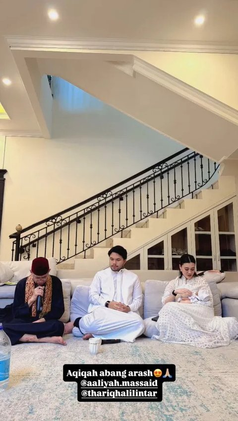 <p>Thoriq Halilintar dan&nbsp;Aaliyah Massaid tengah berbahagia karena baru saja menggelar acara aqiqah untuk anak mereka.</p>