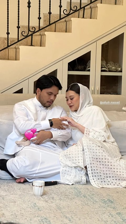 <p>Aqiqah untuk Baby Arash berjalan lancar dengan acara doa dan mengaji bersama&nbsp;bertepatan dengan 1 Muharam.</p>
