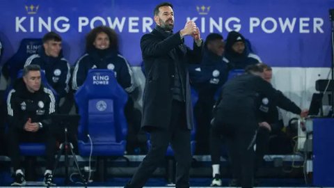 Hasil ini mengakhiri lima laga tanpa kemenangan Leicester di Premier League. The Foxes sementara naik ke posisi 15 klasemen dengan 13 poin. (AFP/Adrian Dennis)