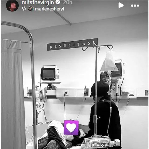 Potret kenangan Mita The Virgin dan ibunda yang telah berpulang. (sumber: Instagram/mitathevirgin)