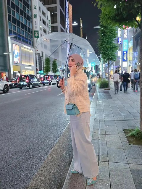 Gaya Syahrini dan Keluarga (Instagram/@princessyahrini)