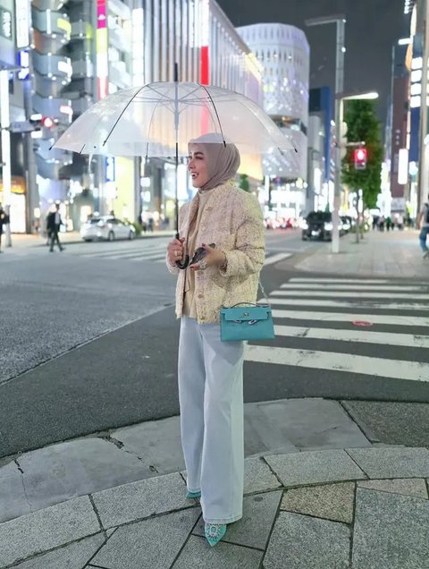 Gaya Syahrini dan Keluarga (Instagram/@princessyahrini)