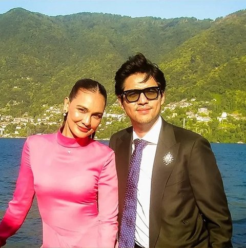 Gaya Kondangan Luna Maya yang Simpel tapi Fashionable (Foto: Instagram @lunamaya)