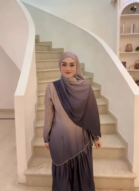 Potret Gamis Celine Evangelista (instagram.com/celine_evangelista)