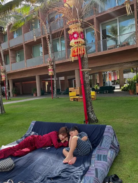 Outfit Liburan Fuji (@fuji_an)