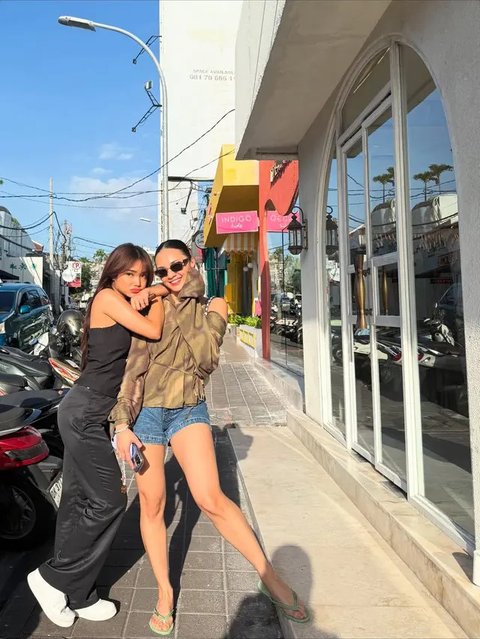 Outfit Liburan Fuji (@fuji_an)