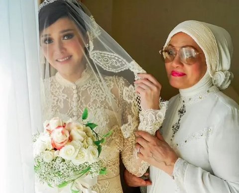 Pilihan Model Dress Brokat Putih Maia Estianty/Instagram/@maiaestiantyreal