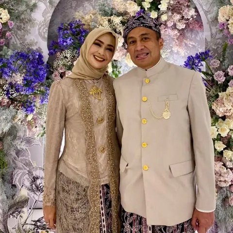 7 Model Baju Brokat Alya Rohali, Gaya Elegan Sang Ikon Wanita Anggun (sumber: Instagram/arohali)