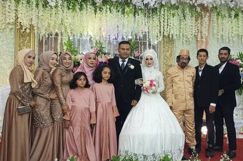 Potret Kenangan Hamdan ATT (@realhamdan.att)