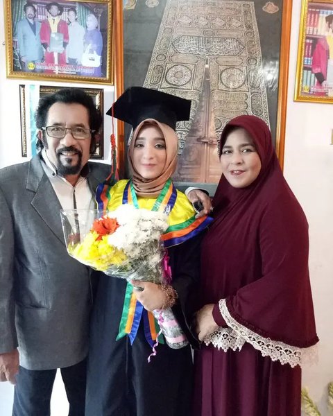 Potret Mendiang Hamdan ATT Bersama Anak dan Istrinya (Foto: Instagram @realhamdan.att)