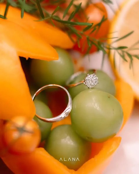 Model Cincin Tunangan Brisia Jodie yang Simpel tapi Mewah (Foto: Instagram @brisiajodie96)