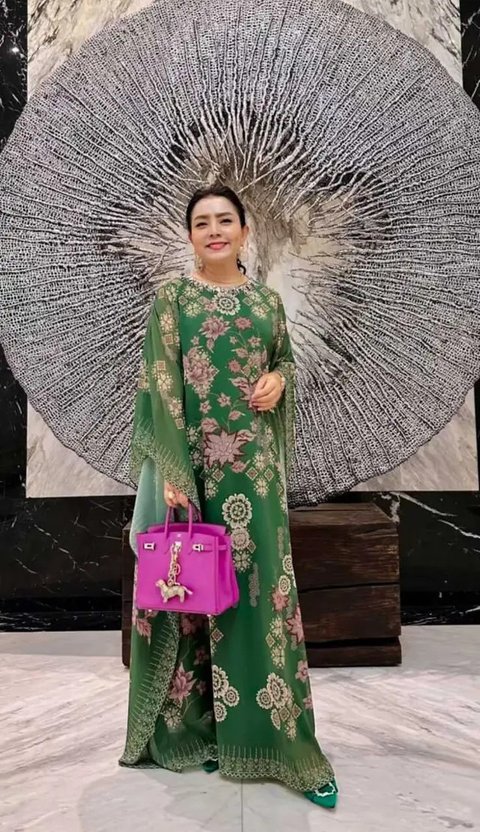 Model Gamis Mayangsari yang Bikin Penampilannya Selalu BerkelasInstagram @mayangsari_official