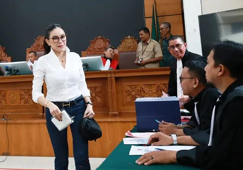 Nikita Mirzani sempat mendekam di rumah tahanan Kejaksaan Negeri Jakarta Selatan selama 19 hari sejak berkas perkara yang menjeratnya dilimpahkan dari penyidik Polda Metro Jaya