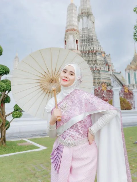 Gaya Liburan Ryana Dea di Thailand, Penampilannya Disebut Bak Bidadari (sumber: Instagram/ryana_dea)