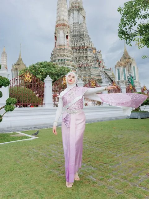 Gaya Liburan Ryana Dea di Thailand, Penampilannya Disebut Bak Bidadari (sumber: Instagram/ryana_dea)