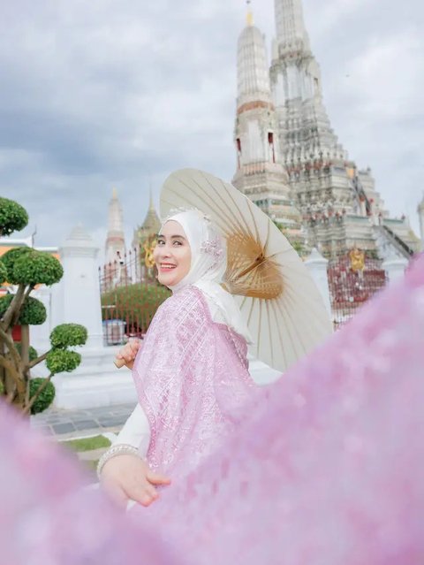 Gaya Liburan Ryana Dea di Thailand, Penampilannya Disebut Bak Bidadari (sumber: Instagram/ryana_dea)