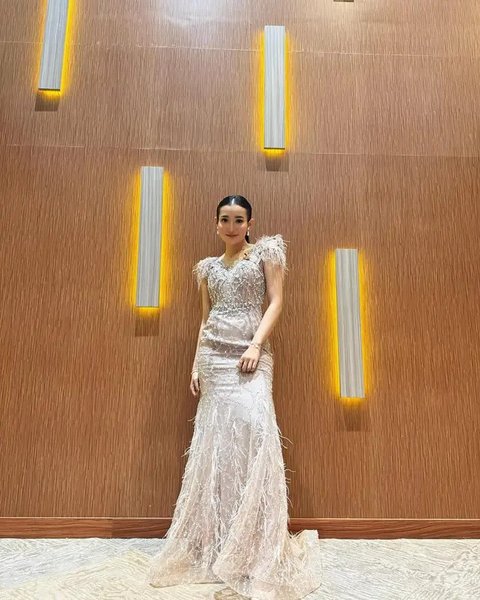 Potret Long Dress ala Yeni Inka (@yeniinka)
