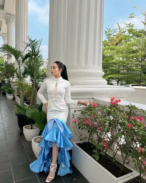 Potret Long Dress ala Yeni Inka (@yeniinka)