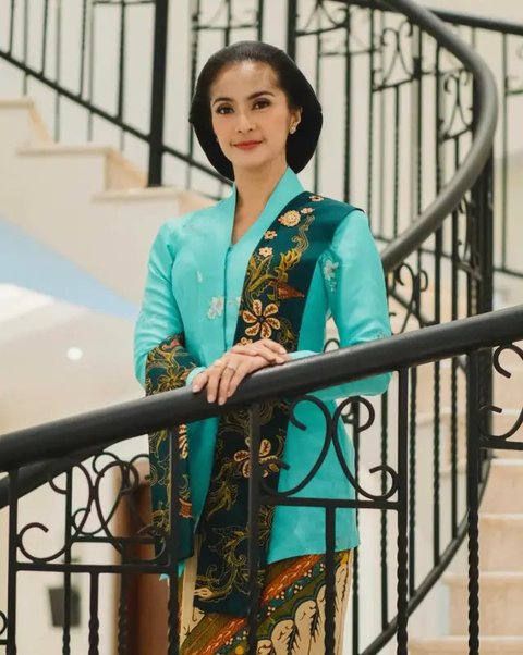 Potret Model Sanggul Maudy Koesnaedi/Instagram/@maudykoesnaedi