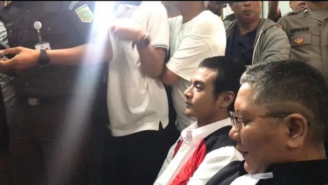 PN Jakarta Selatan menggelar sidang kasus pelecehan seksual dan aborsi anak artis Nikita Mirzani dengan terdakwa Vadel Badjideh secara tertutup. (Merdeka.com/ Rahmat Baihaqi)