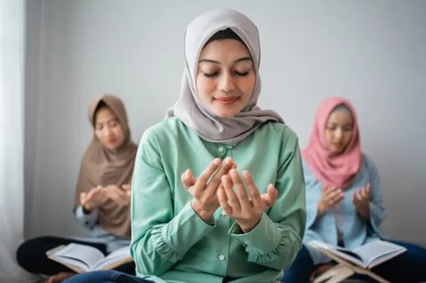 Doa Sahur Puasa Asyura: Panduan Lengkap Niat dan Amalan yang Dianjurkan Credit: shutterstock.com