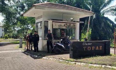 KPK menggeledah rumah Topan Obaja Putra Ginting di Perumahan Royal Sumatera, Jalan Jamin Ginting, Kelurahan Mangga, Kecamatan Medan Tuntungan, Kota Medan
