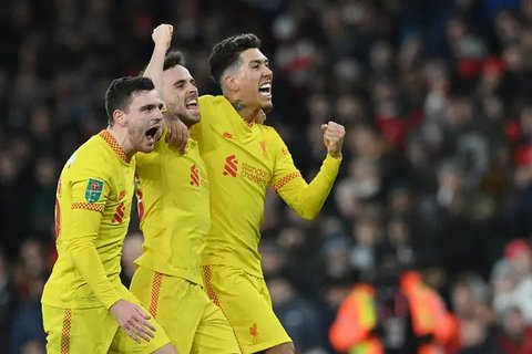 Luis Diaz dan Diogo Jota berselebrasi bersama saat mencetak gol untuk Liverpool. (Ian Kington / IKIMAGES / AFP)