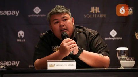 Skuad Dewa United merayakan gol Alex Martins ke gawang Persib Bandung, Jumat (17/1/2025) (c) Dok. Dewa United