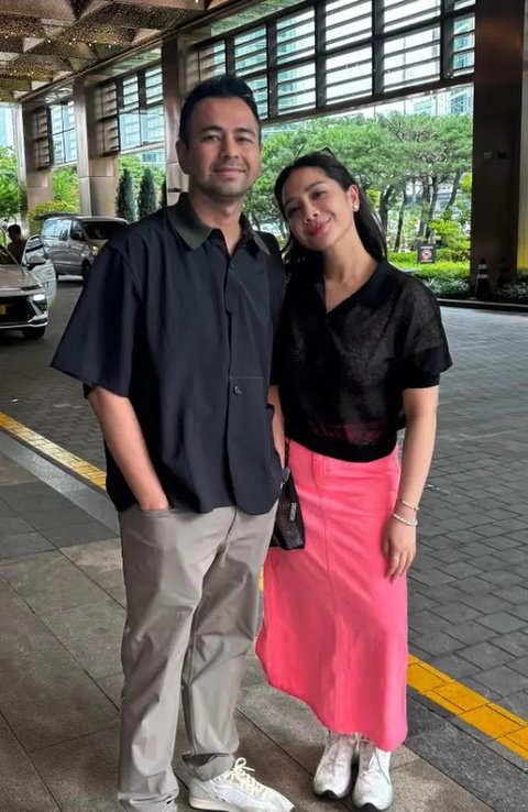 Padu Padan Kemeja Hitam ala Nagita Slavina Saat Nonton Konser Blackpink/Instagram/raffinagita1717