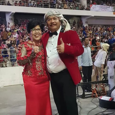 Galeri Foto Rita Butar Butar Pakai Dress Brokat  Instagram @ritabutarbutar
