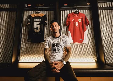 Skuad Dewa United merayakan gol Alex Martins ke gawang Persib Bandung, Jumat (17/1/2025) (c) Dok. Dewa United