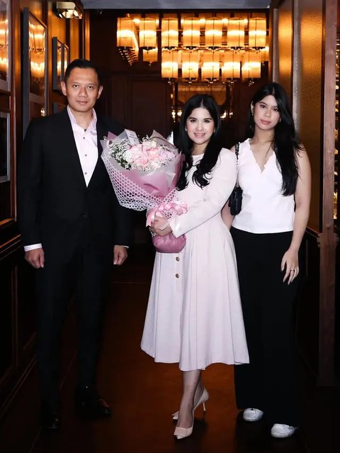 Gaya Annisa Yudhoyono dan AHY saat Rayakan Hari Pernikahan