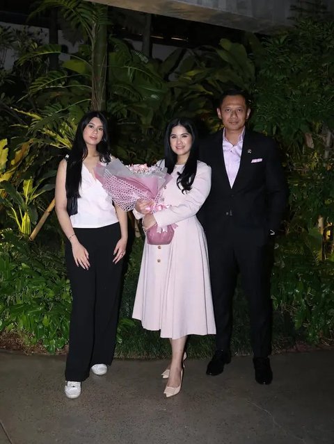 Gaya Annisa Yudhoyono dan AHY saat Rayakan Hari Pernikahan