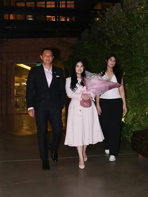 Gaya Annisa Yudhoyono dan AHY saat Rayakan Hari Pernikahan