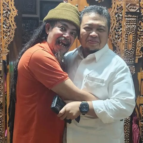 Potret Limbad Pamer Gigi Taring (@limbadindonesia)