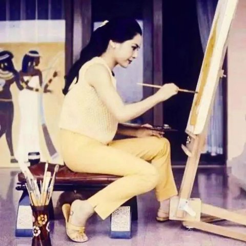 Potret Masa Muda Dewi Soekarno, Disebut Mirip Alysaa Daguise (sumber: Instagram/alyssadaguise/dewisukarnoofficial)