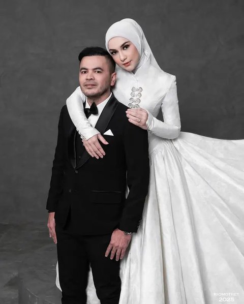 Photoshoot Irish Bella Bersama Keluarga (@riomotret)