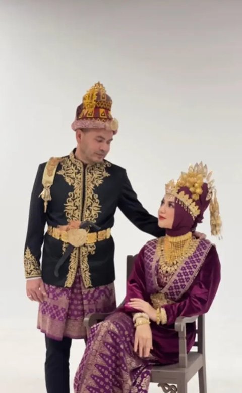 Photoshoot Irish Bella Bersama Keluarga (@riomotret)